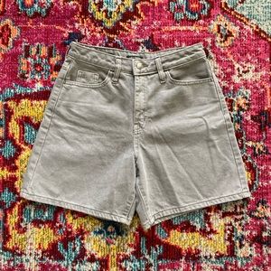 NWOT Wild Fable Stone Gray Long Mom Shorts Size: 0/25